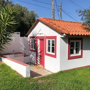 Lisbon Cozy House W/garden And Pool Chalet